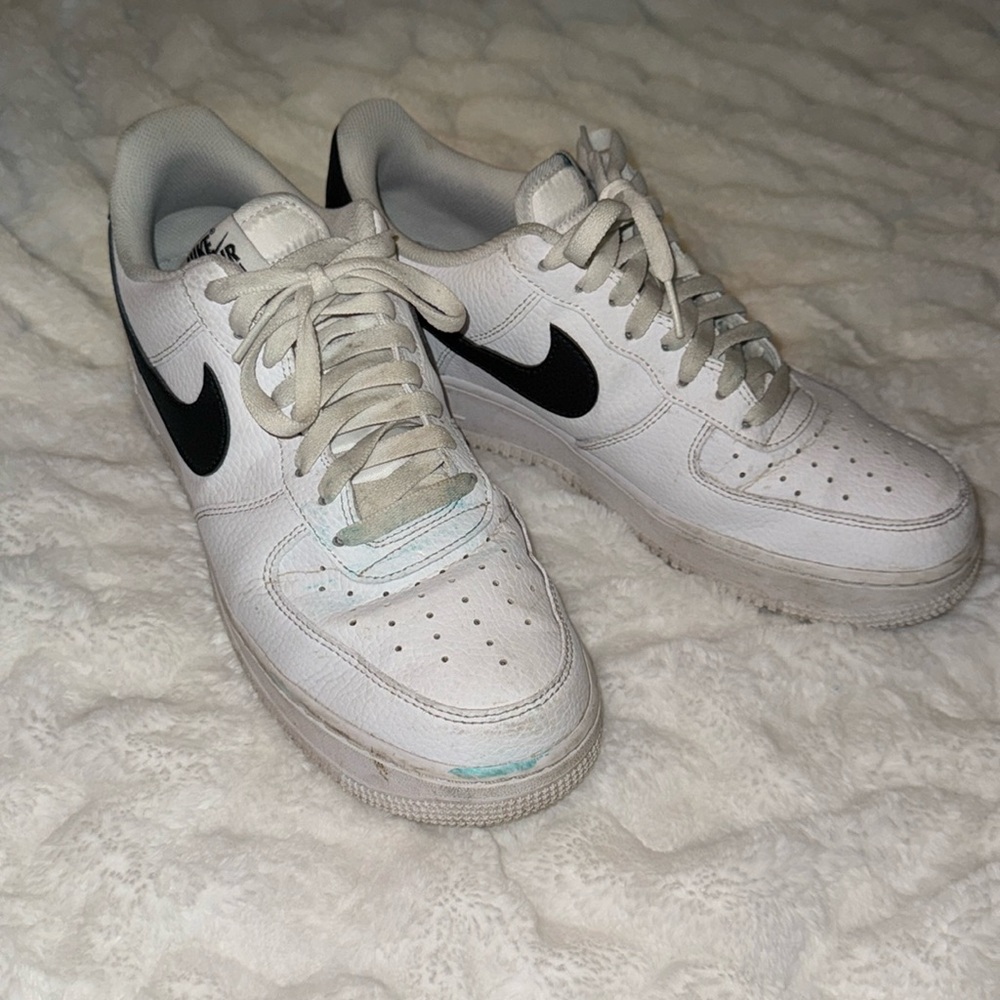 ❤️ NIKE Air Force 1, white with black swoop, size 10.5 men’s